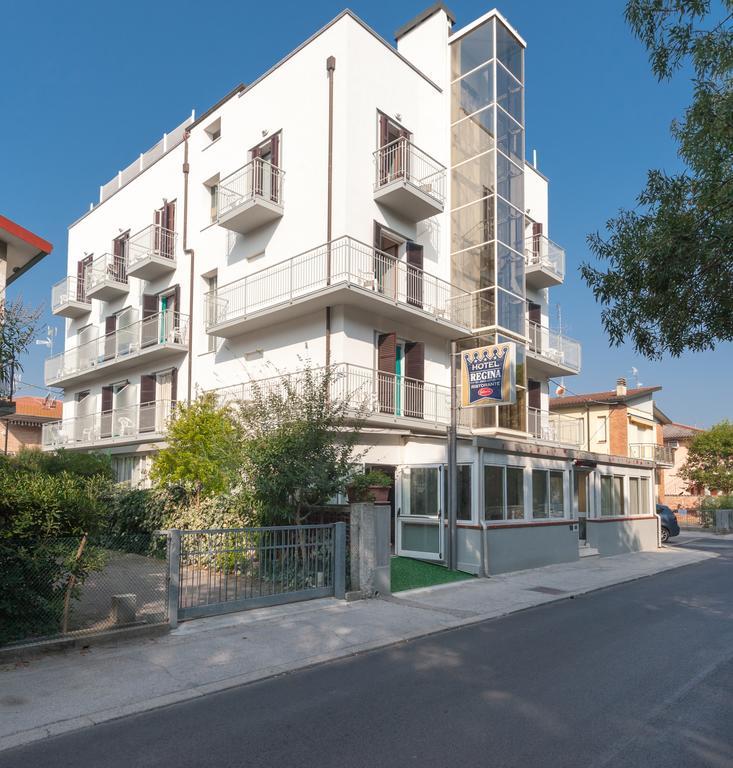 Regina Hotel E Ristorante Punta Marina Exterior foto