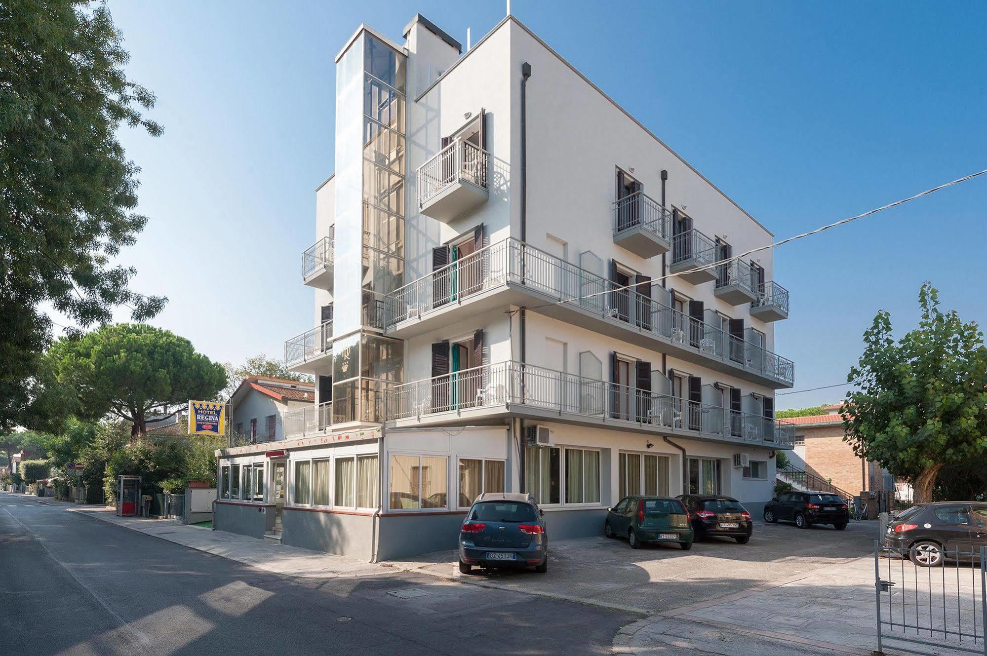 Regina Hotel E Ristorante Punta Marina Exterior foto